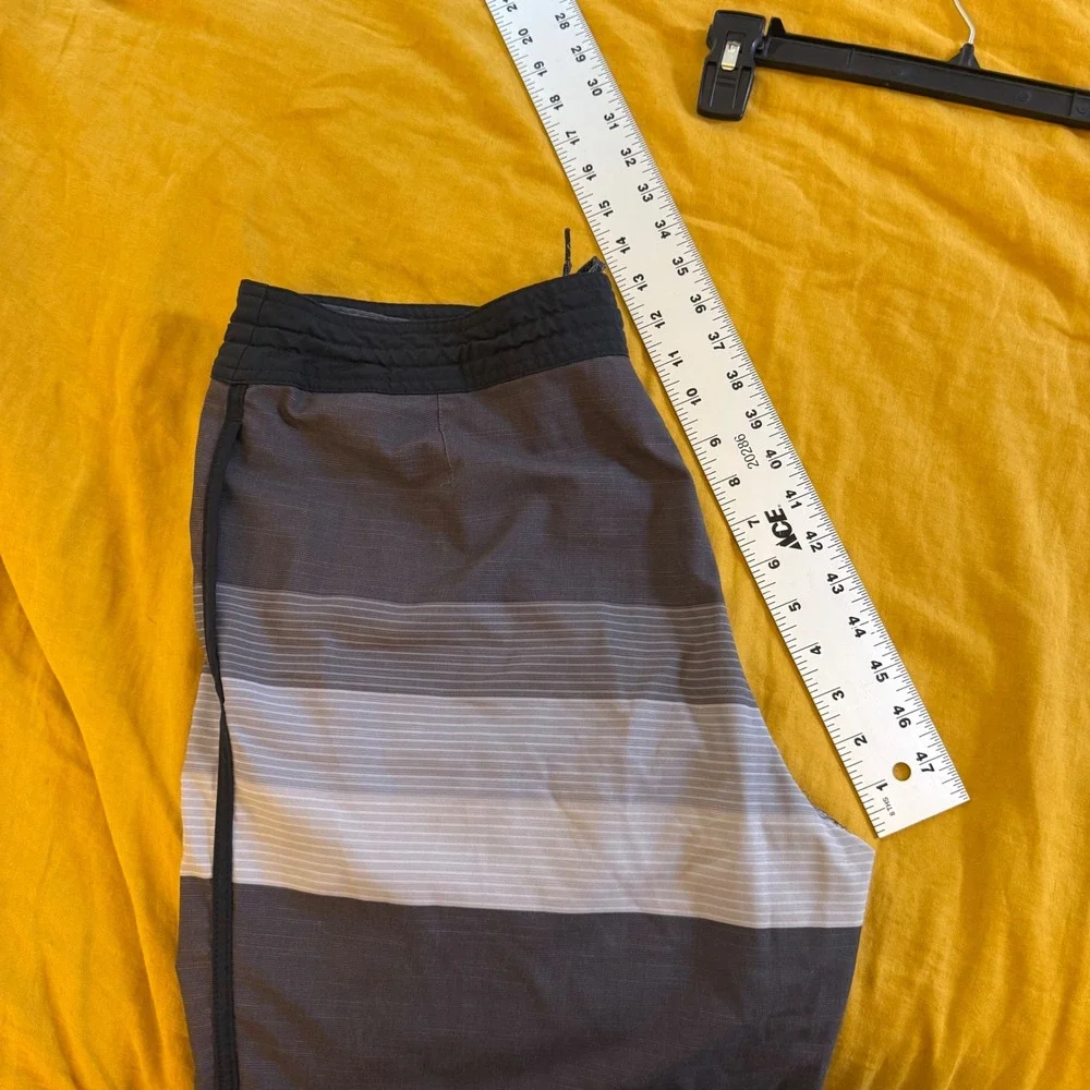 Quiksilver Mens Grey Striped Recycled Board Shorts Size 34 Swim‎ Trunks